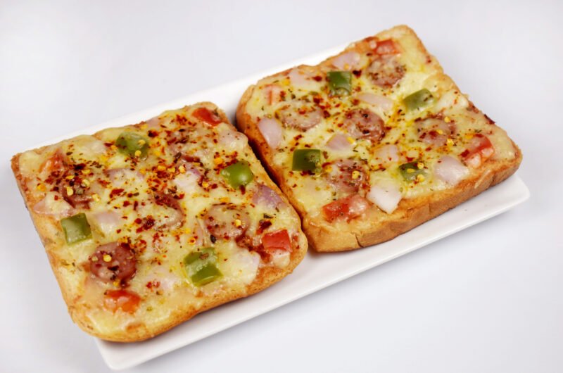 10 Minutes Bread Pizza Recipe