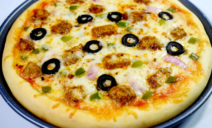 Chicken Pizza with Black Olive